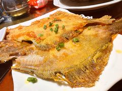 -老码头黑皮肘子锅包肉(赣水路店)