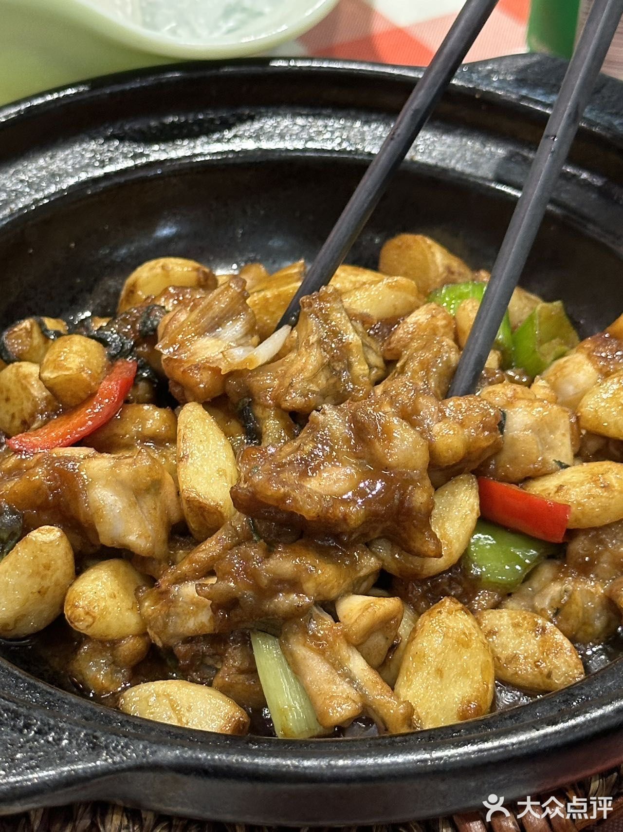 他家的醉鸡煲绝对是不可错过的，花雕的酒香味迷人