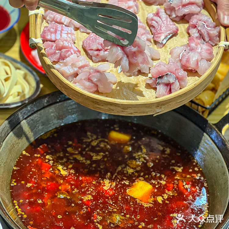 请问是谁发明的无刺黑鱼花火锅🐟都给我来吃❗❗