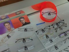 -翰佐蔡司小乐圆·依视路星趣控·暴龙眼镜折扣店