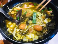 老坛酸菜米线-渝和喵叔米线(南坪万达店)