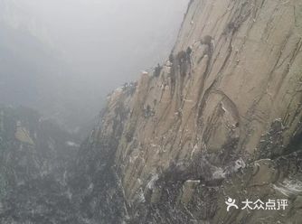 迫不及待地由远及近、自上而下地眺望