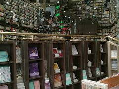 -钟书阁(群光广场店)
