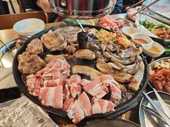 -江南猪肉商会无限续吃(弘大店)