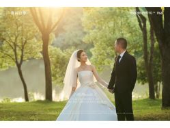 -雪中彩影婚纱摄影·微光艺术中心