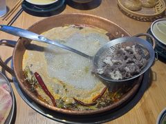 -洱火云南酸菜牛肉火锅(石景山当代商城店)