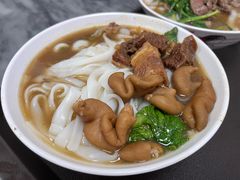 牛腩拼猪肠河粉-珍珍小食店(西华路店)