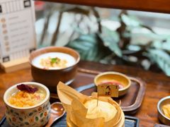 -银米·云南传统过桥米线(双廊黑金冠店)