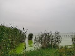 -亮河湾山庄