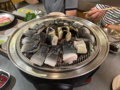 -围炉肉舍•炭烤活鳗•丹东海鲜烤肉(步行街店)