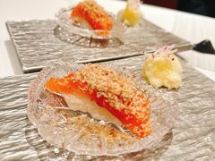 红酒鹅肝絮三文鱼手握-月下料理(楷林IFC店)