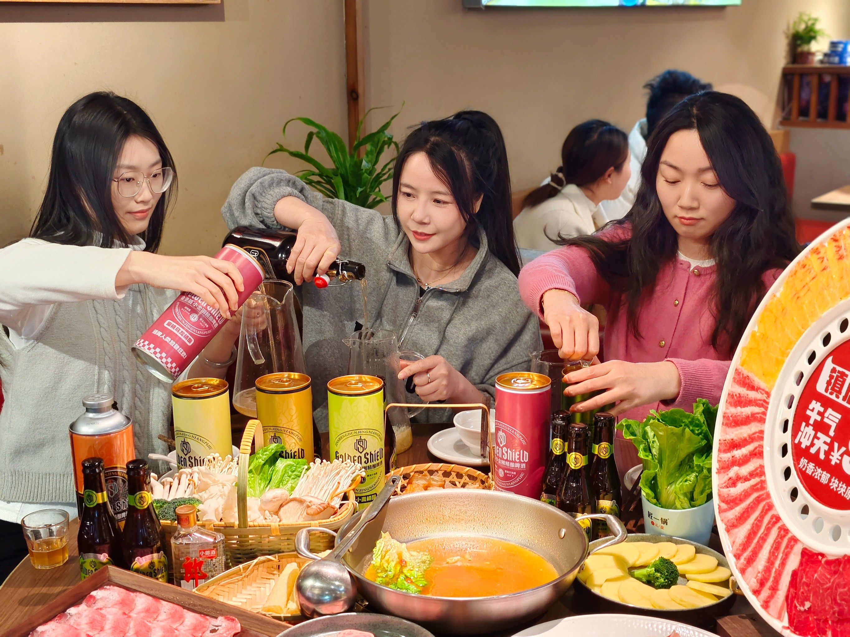 那天和三五好友聚会,点了安格斯牛肉,真是