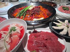 -茅草房·河畔园林火锅