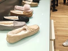 -UGG(燕莎奥特莱斯购物中心店)