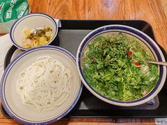 -云阿蛮云南生烫牛肉米线(奉贤路店)