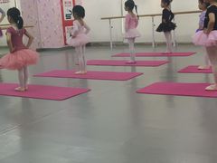 -Isee灰姑娘国际儿童艺术中心(证大·大拇指广场店)