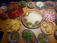 -洱火云南酸菜牛肉火锅(石景山当代商城店)