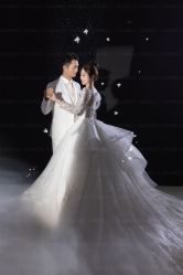 -雪中彩影婚纱摄影·微光艺术中心