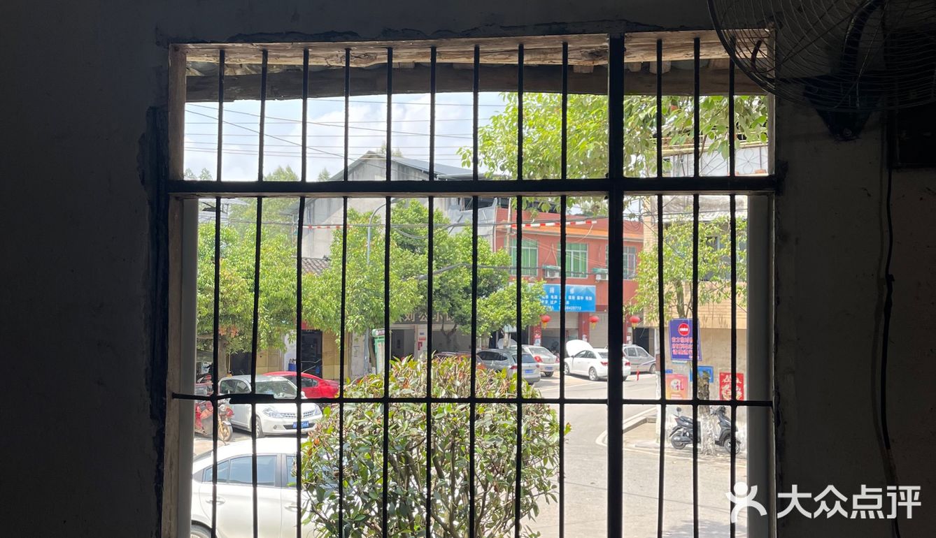 在成都双流有家最破的网红馆子