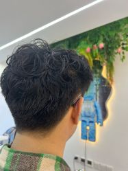 -V7 HAIR SALON