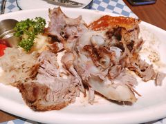 自酿啤酒脆皮烤猪肘-Ambra Haus琥珀屋精酿餐厅(宝山店)