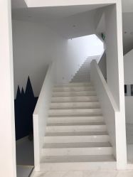 -微笑雨嘉造型护肤