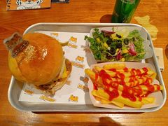 -HUZI虎滋精酿餐吧(京西大悦城店)