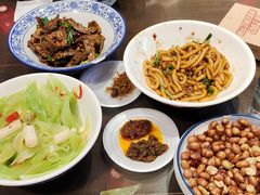 -富正毅三下锅·湘西韵味(天门山索道店)