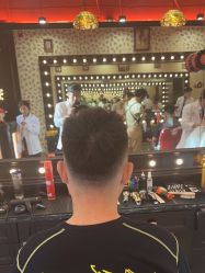 -东方先生国潮男士理发馆