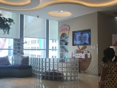 -瑞尔齿科(南京东路名人诊所)