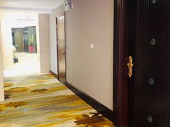 -碧中海汤泉汗蒸酒店