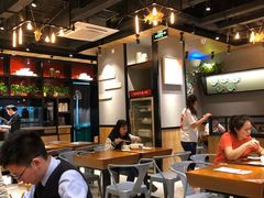 大堂-渝是乎川渝小炒(新世界百货望京店)