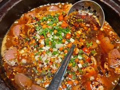 石锅肥肠烧血旺-铜锣湾·有麝自然香(渝北财富中心店)