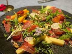 金枪鱼色拉-弦月窗LUNETTE BY AMANDA(复兴路店)