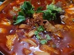 铜锅牛杂-绿茶餐厅