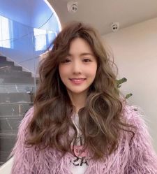 -BULB STUDIO 巴柏明星发型工作室