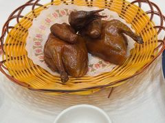 招牌灌汤乳鸽-禄福山庄•顺德菜·融和菜(龙江店)