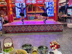 -刘姐啤酒鱼民族演艺餐厅(西街总店)