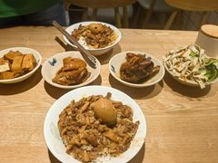 -红猪卤肉饭(大西洋美食城店)