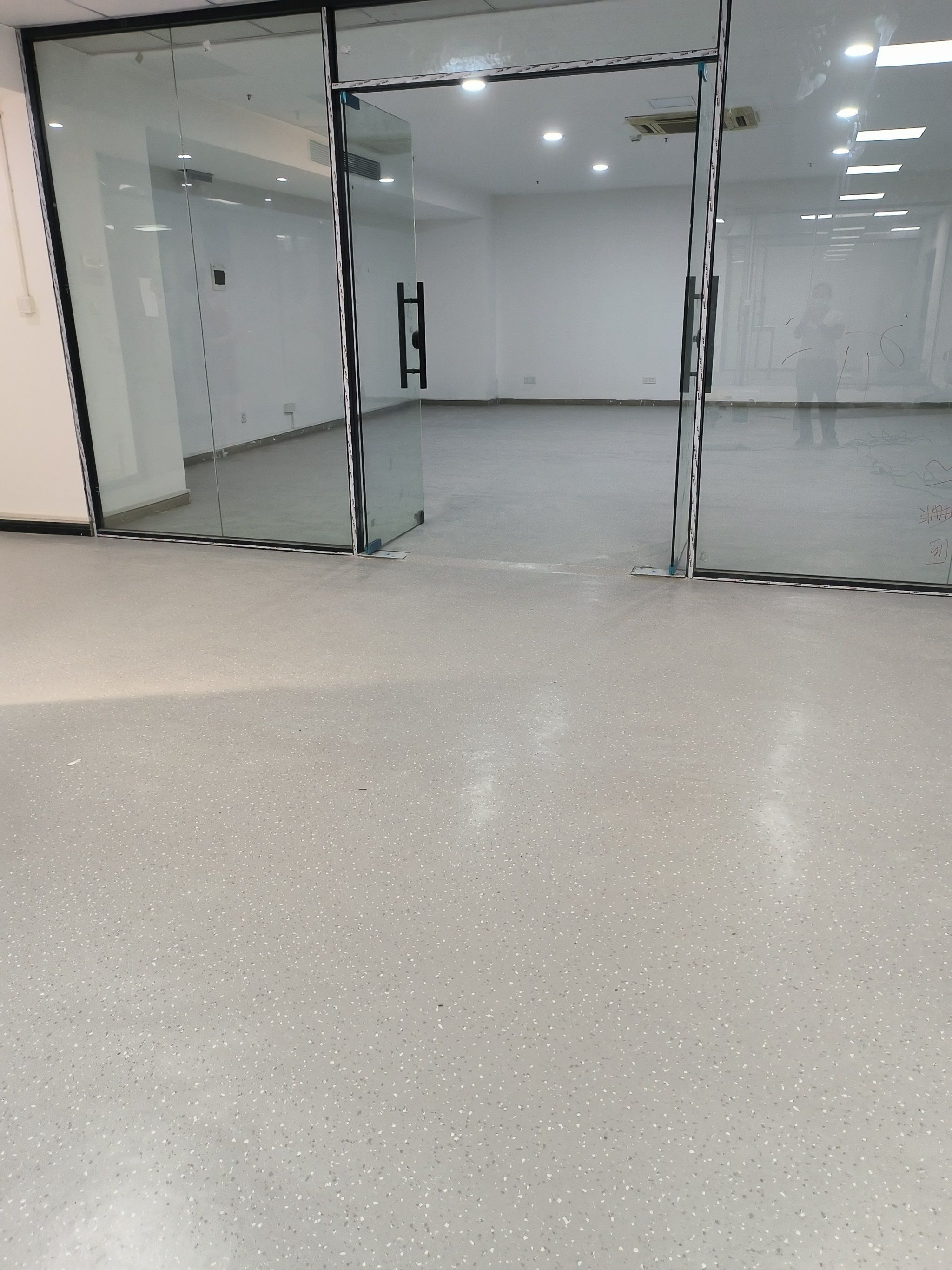 塑胶地板 pvc地板施工