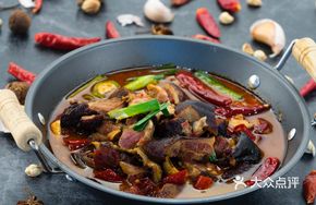 Preserved Pork Trotter in Clay Pot