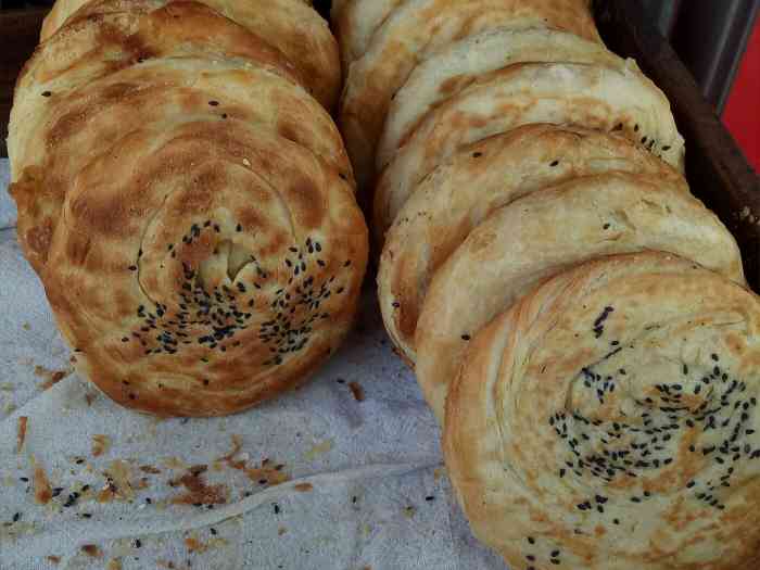 泰山名吃油酥火烧-"点评上的位置是对的 想吃火烧就找着过来看.