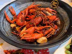 -肥肥虾庄·金牌油焖大虾(汉街SKP店)