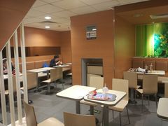 大堂-麦当劳(北京南站店)