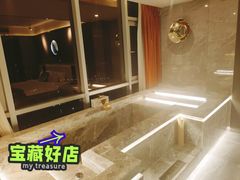 -Ting无边际江景酒店(重庆解放碑云端之眼店)