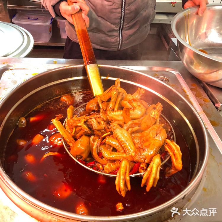 真香，鸭二哥的卤味绝了 地理位置：宝安大仟里正对面