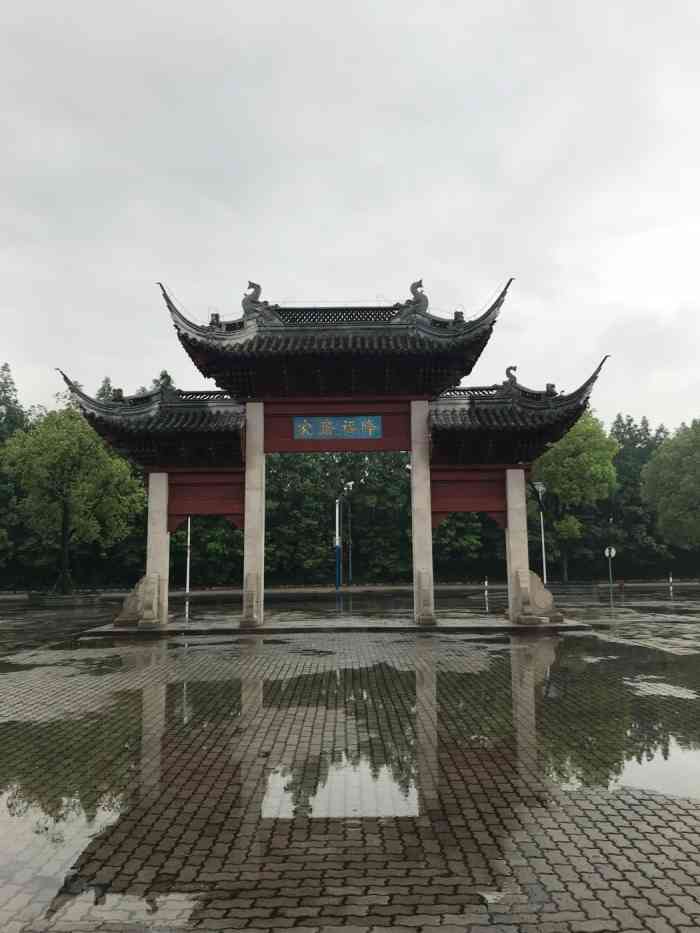 秋高气爽来到奉贤地块肯定要去下洪福寺拜拜洪福寺乾隆年间就有距今