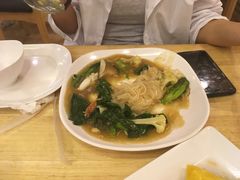 -J Daeng Seafood
