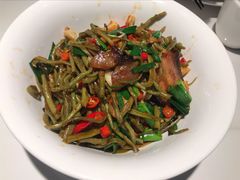 野豆角炒腊肉-新辣宴·湖南家常菜·商务聚餐(中粮创芯店)