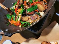 蒜叶炒腊肉-老熊家腊肉馆